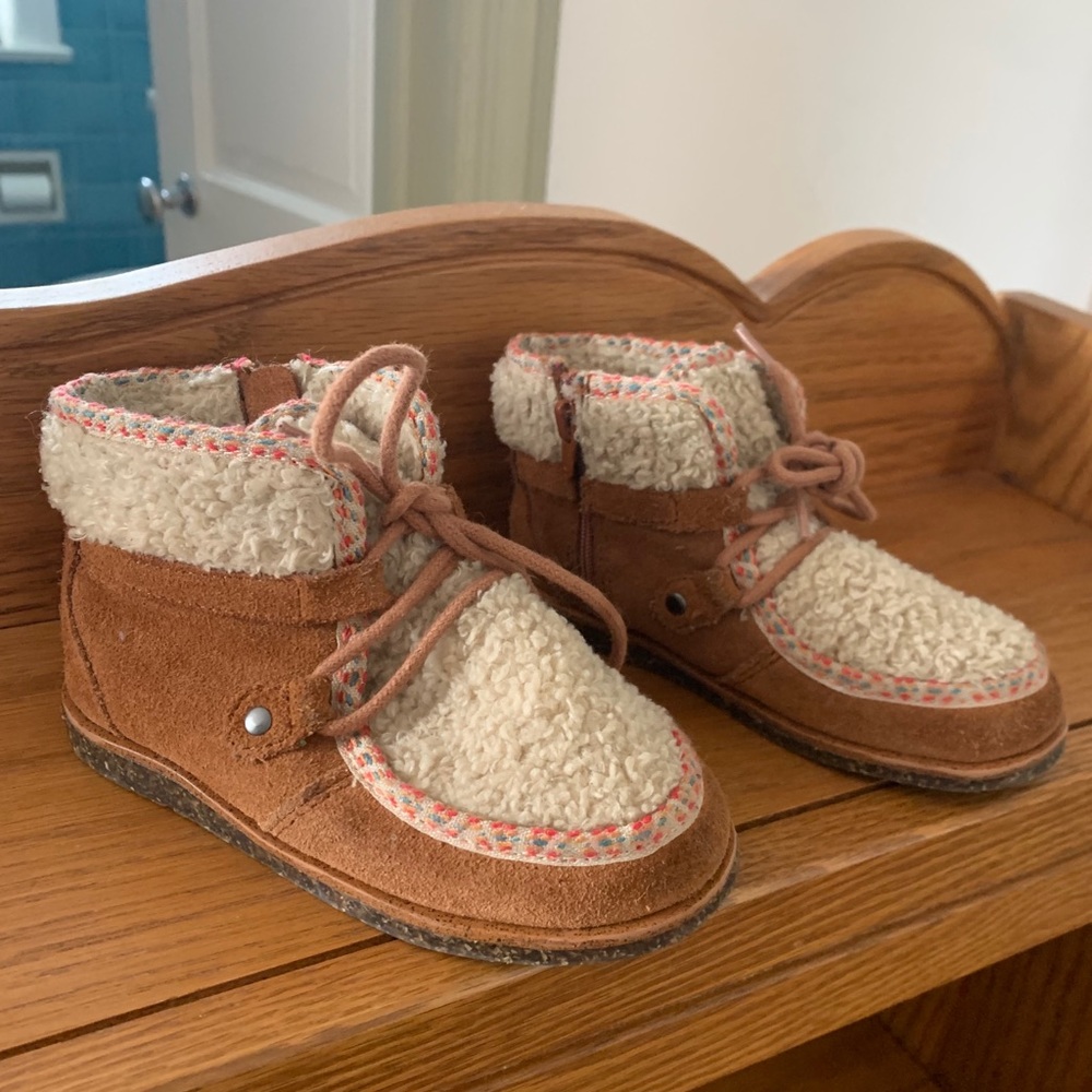 Zara Moccasins